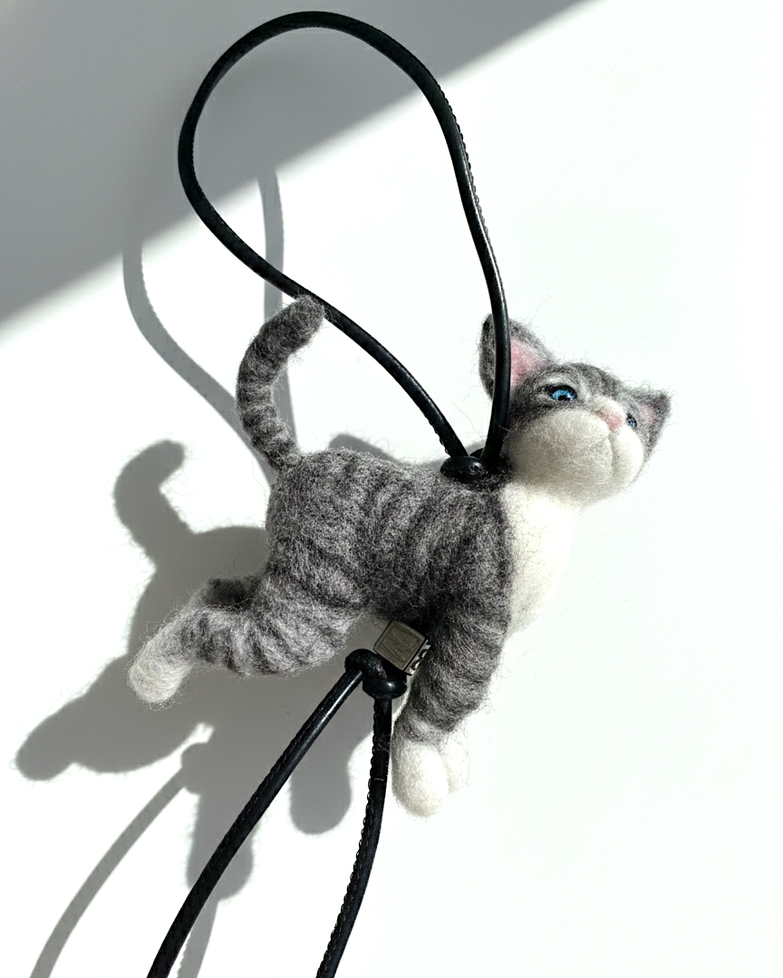 Gray Tabby Cat Wool Charm - Woobbi