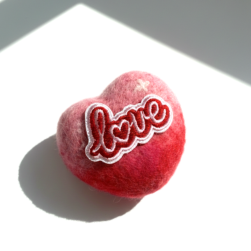 Heart Shaped Magnet with Love Patch - Woobbi