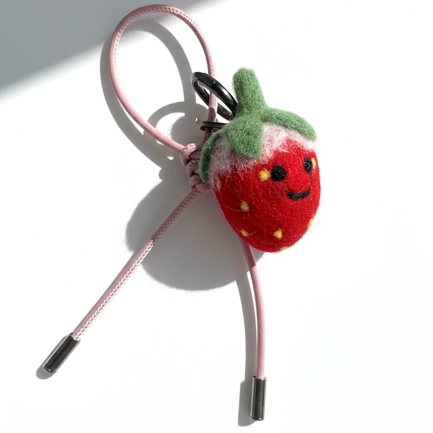Strawberry Wool Bag & Keychain Charm - Woobbi